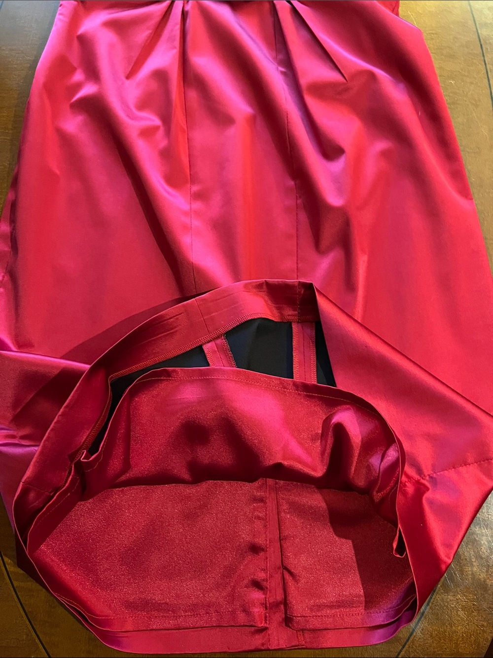 Elie Tahari silk dress. Twist waist. V-neck. Cocktail, formal, Red/ raspberry. 8 - Picture 13 of 14